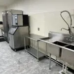 Caterer equipment with washing tap